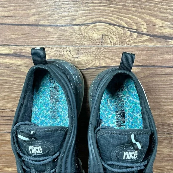 Nike Black and Gray Athletic Shoes - Picture 10 of 11